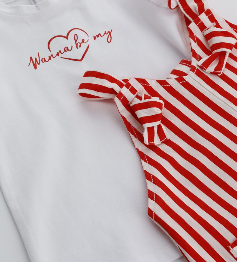 Baby girl - Set: dungarees and t-shirt